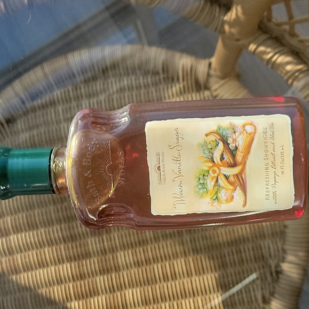 Bath & Body Works Warm Vanilla Sugar Body Lotion and Shower Gel 3 items - Picture 6 of 7